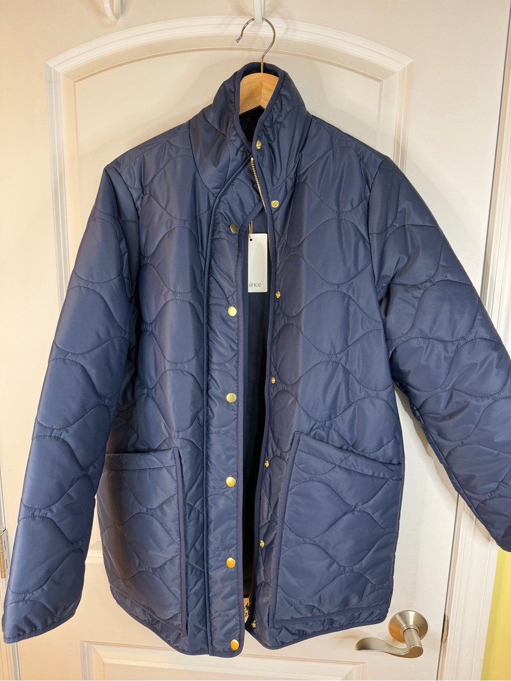 Quince women's featherless Quilted Puffer Jacket in Navy, size M, NWT